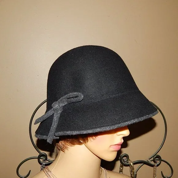 NWT Swan Hat New York Black SWAN HAT | Accessories | Womens Wool Swan Hat New York 2s  main image 2